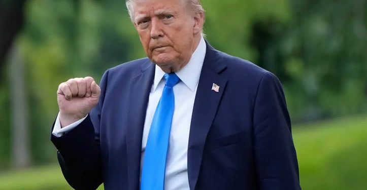 Trump anuncia nuevos aranceles del 50% a productos de Canadá a partir de enero de 2027