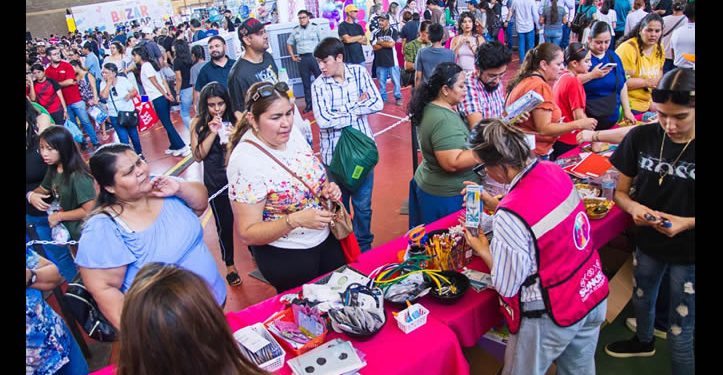 Realizan jornada de venta de útiles escolares con descuento en Hermosillo