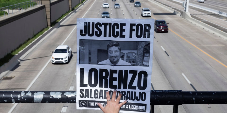 México Busca Responsabilidades Penales por Muertes de Migrantes Ligadas a ICE
