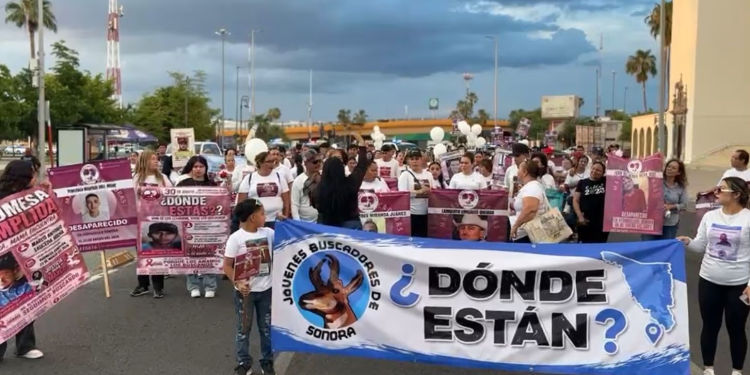 Colectivos de Búsqueda de Desaparecidos Marchan en Hermosillo