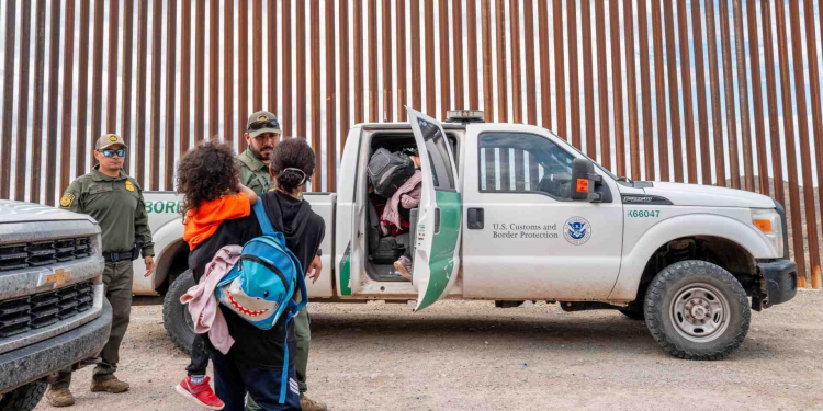 Más de 300 detenidos en redadas migratorias de Arizona: conozca los detalles