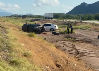 Volcamiento en la Carretera Hermosillo – Guaymas Deja Dos Lesionados