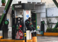 Pemex ‘electrificará’ sus gasolineras y extraerá litio de salmuera petrolera… pero hasta 2030