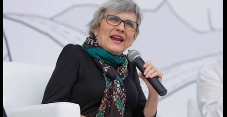 Blanche Petrich, víctima de infame ultraje en un aeropuerto de Honduras