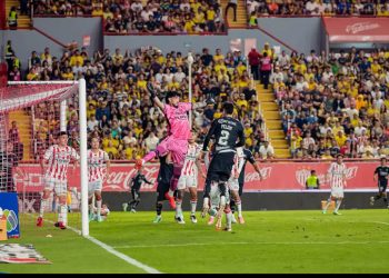 Henry Martín brilla con un triplete en la victoria del América sobre Necaxa en la Liga MX