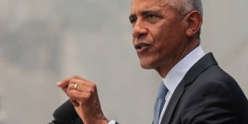 Obama alerta sobre el peligro de la IA y pide a los demócratas que sea tema central en las campañas