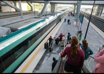 Más anuncios que ingresos: AMLO convirtió a la Sedena en principal dispersor de dinero en medios
