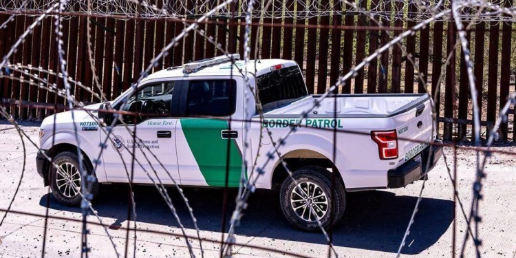Operativos en Arizona dejan 289 acusados por delitos migratorios