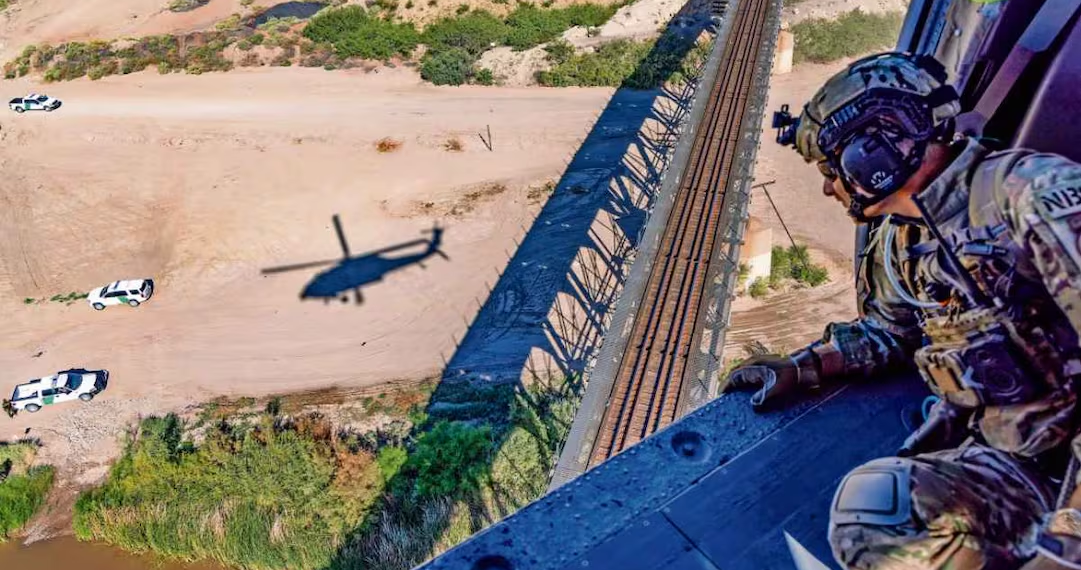 EU ha derribado al menos 100 drones de cárteles en la frontera, reporta Fox News; operativos fueron coordinados con México, asegura