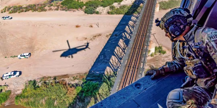 EU ha derribado al menos 100 drones de cárteles en la frontera, reporta Fox News; operativos fueron coordinados con México, asegura