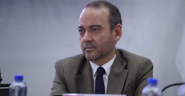 Roberto Félix es designado secretario ejecutivo provisional del INE tras renuncia de Espino