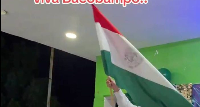 ¡Viva Hungría!: comisario en Bacobampo, Sonora se confunde de bandera en pleno grito de independencia