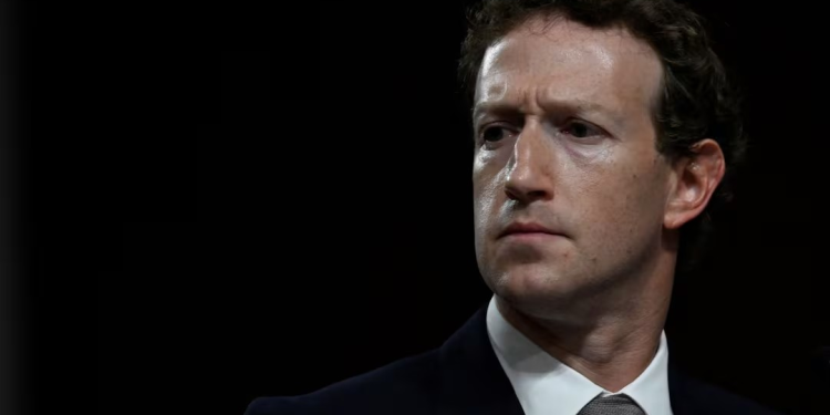 Zuckerberg se desmarca de propuestas para ralentizar desarrollo de la IA; defiende que cada empresa asuma seguridad de sus modelos