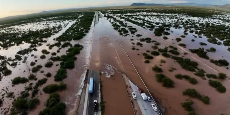 Lluvias por “Polo” afectan carreteras de Sonora; cierran temporalmente dos vados en Arizpe