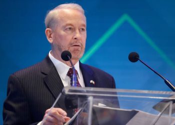 Ronald Johnson, embajador de EEUU, pide a México golpear las finanzas de los cárteles