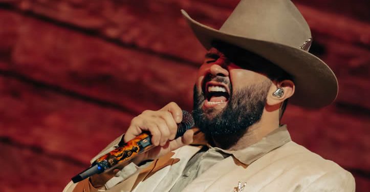 Carín León, el primer latino en la Sphere de Las Vegas, deja roncos a sus 20.000 fans tras la cancelación del jueves