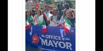 ¡Mamdani, hermano, ya eres mexicano! Alcalde de NY encabeza desfile por la Independencia de México