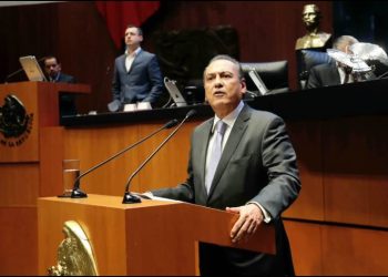 Manlio Fabio Beltrones retoma su escaño en el Senado tras cuatro meses de licencia