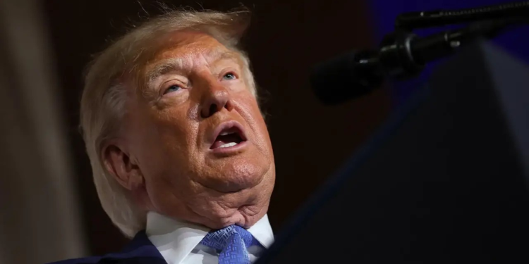 Trump firma una orden ejecutiva para rebautizar la IA como ‘superinteligencia’: esto es lo que cambia