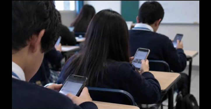 Acatará sector educativo de Sonora disposición sobre restricción de uso de celulares: SEC