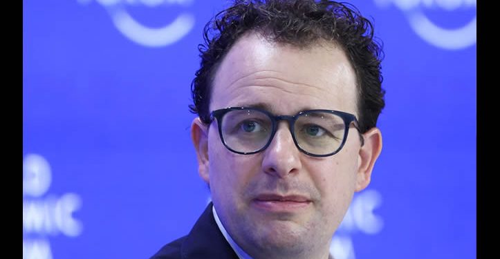 CEO de Anthropic pide frenar el ritmo del desarrollo de la IA; Altman y Musk coinciden