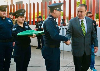 Encabeza Toño Astiazarán ceremonia cívica por inicio del mes patrio