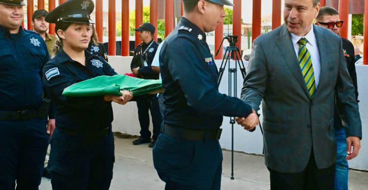 Encabeza Toño Astiazarán ceremonia cívica por inicio del mes patrio
