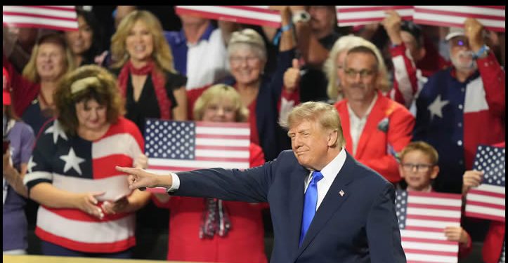 Trump promete 5.000 dólares a “todos los estadounidenses adultos” si los republicanos ganan las elecciones legislativas