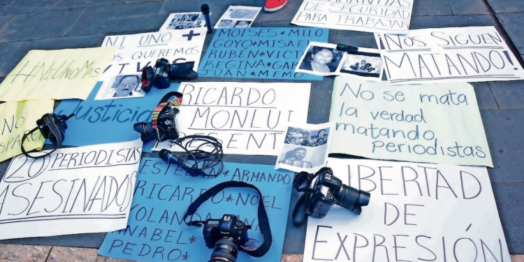 Sexenio de AMLO dejó 337 periodistas y defensores asesinados; “los trató como enemigos del Estado”: estudio de Berkeley