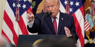 Trump reitera que los cárteles controlan México; “se lo dije a Sheinbaum”, afirma