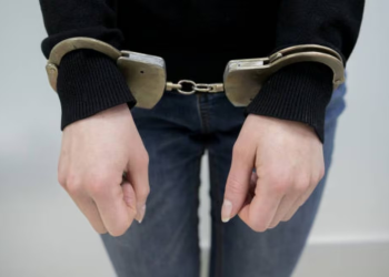 Detienen a mujer por presunto fraude con salón de eventos en Nogales, Sonora; hay 33 afectados