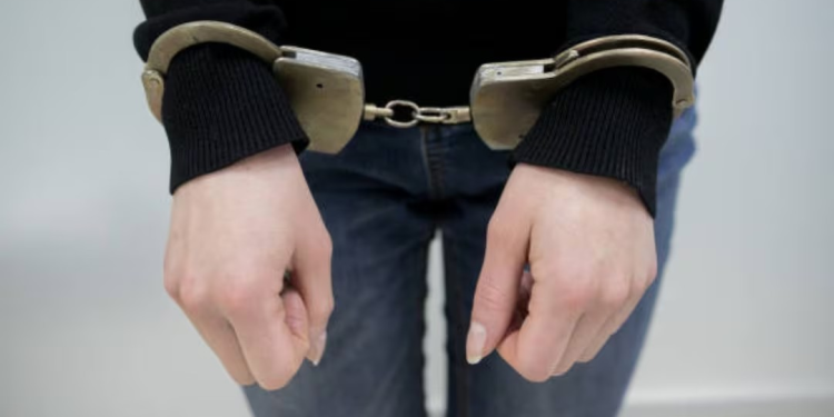 Detienen a mujer por presunto fraude con salón de eventos en Nogales, Sonora; hay 33 afectados