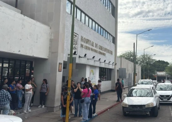Camión de Transporte Público se Incendia en Hermosillo; Pasajeros Lograron Ponerse a Salvo