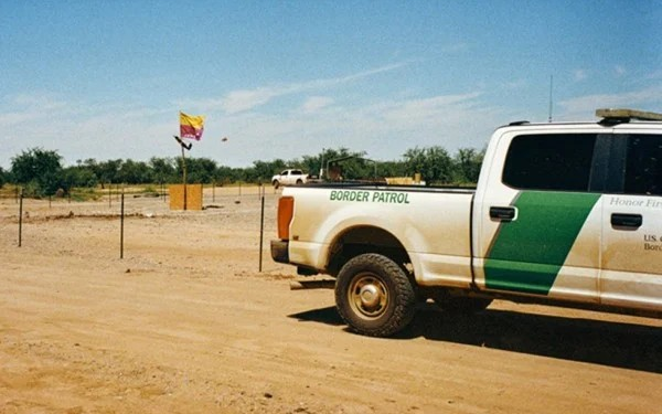 Acosa DHS a tribu que rechaza el muro