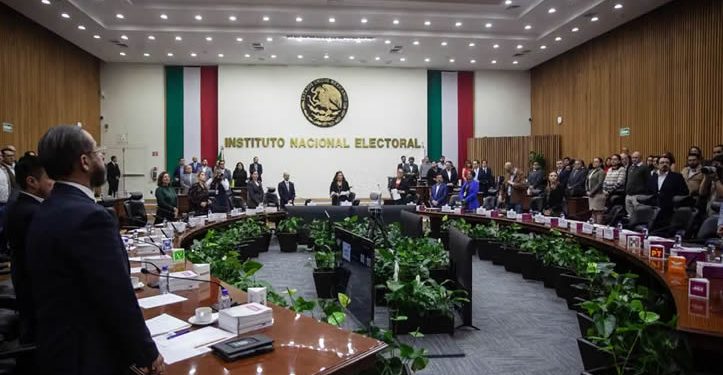 Albazo en el INE: antes de la renuncia de Taddei eligen consejeros de OPLES