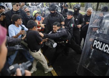 Sheinbaum pide aclarar detenciones tras protesta por agua contaminada en Jalisco