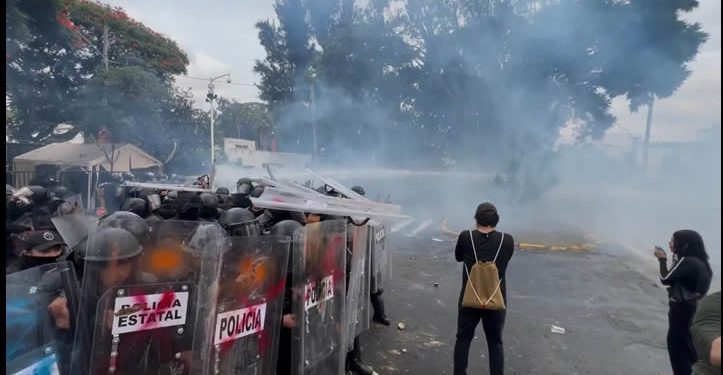 Protestas por el agua contaminada en Guadalajara dejan 39 personas detenidas