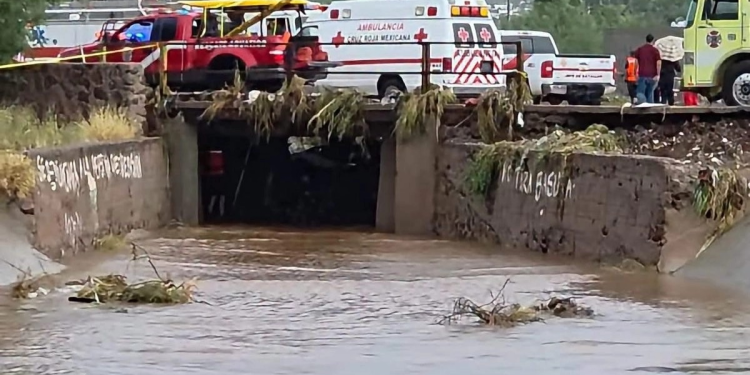 Muere una persona arrastrada por la corriente de un arroyo durante las intentas lluvias en Guaymas