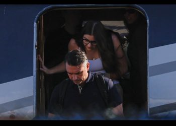 Flávio Bolsonaro llega a Miami tras huir de Brasil después de perder las elecciones