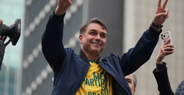 Flavio Bolsonaro reacciona a su derrota en elecciones de Brasil: “Es imposible reconocer el resultado”