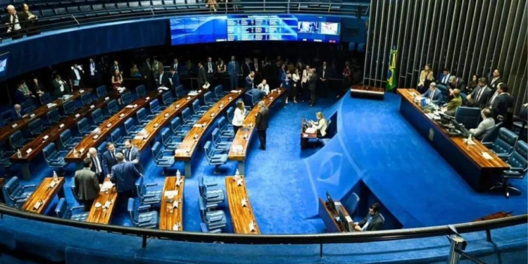 Brasil aprueba disminuir la jornada laboral a 40 horas 
