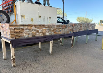 Aseguran mil 201 kilogramos de narcóticos en San Luis Río Colorado; detienen a dos personas y decomisan una camioneta