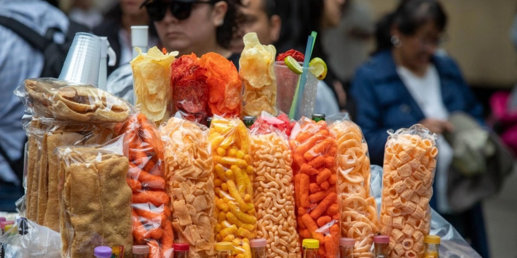 Valida Corte prohibir “comida chatarra” en todo el Sistema Educativo Nacional, incluidas universidades