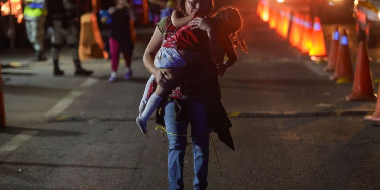 EUA Envía Mensaje a Caravana Migrante: ‘La Frontera Sur Está Cerrada’