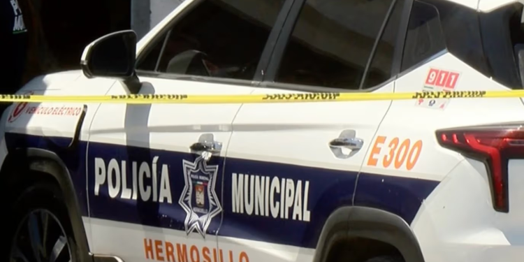 Hombre Detenido por Presuntamente Amenazar con un Arma a su Madre en Hermosillo