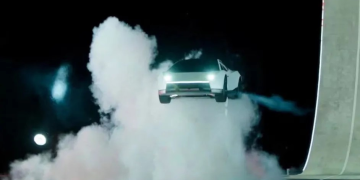 El ‘coche fantástico’ ya es real y lo ha creado Elon Musk fusionando tecnología de Tesla y SpaceX