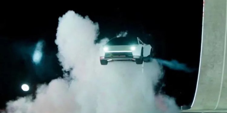 El ‘coche fantástico’ ya es real y lo ha creado Elon Musk fusionando tecnología de Tesla y SpaceX
