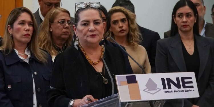 Guadalupe Taddei se refugia en Arizona tras su renuncia al INE