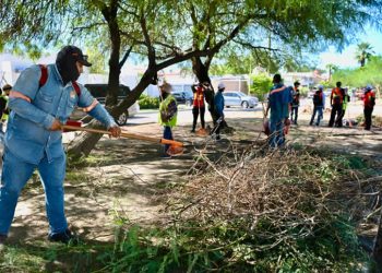 Avanzan jornadas intensas de limpieza en calles y camellones de Hermosillo