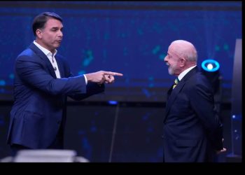 Lula y Flávio Bolsonaro intercambian acusaciones de corrupción en su primer debate para la segunda vuelta